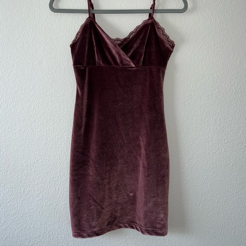 URBAN OUTFITTERS - BODY CON LACE DRESS - CHAMPAGNE COLOR - SMALL